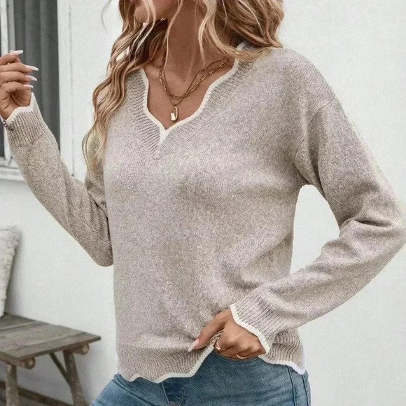 Khaki Casual Women's Colorblock Sweater - Picture 6 of 6